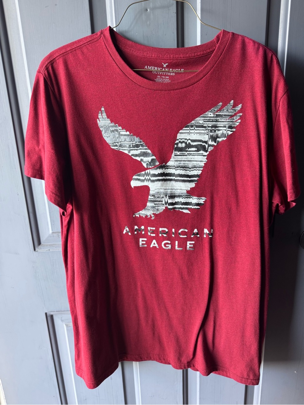 American Eagle Outfitters Men's Maroon Short-Sleeve Eagle Graphic Tee